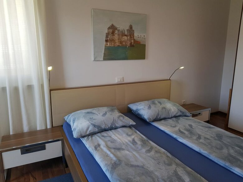 Vila Ema Apartments And Rooms