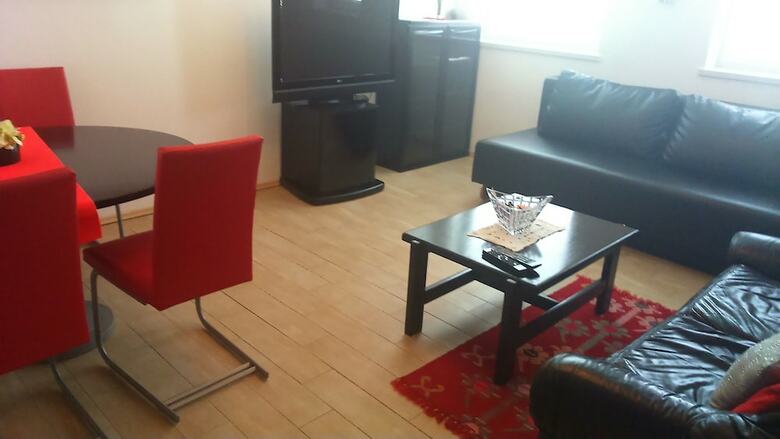 Vila Ema Apartments And Rooms