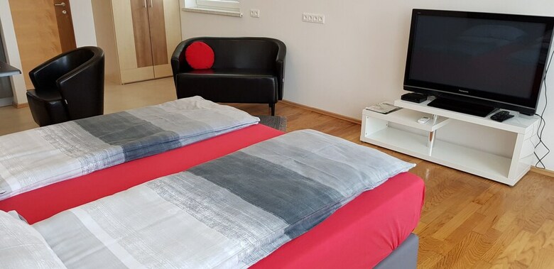 Vila Ema Apartments And Rooms