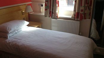 Chequers Plaza Hotel
