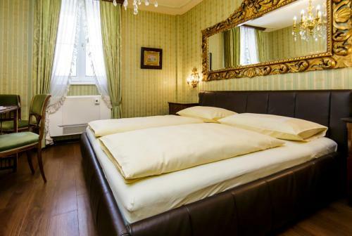 Palais Porcia Hotel