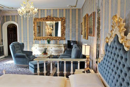Palais Porcia Hotel