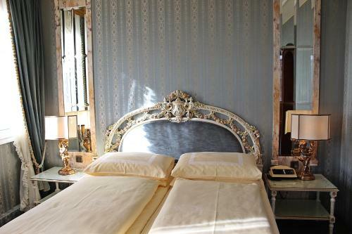 Palais Porcia Hotel