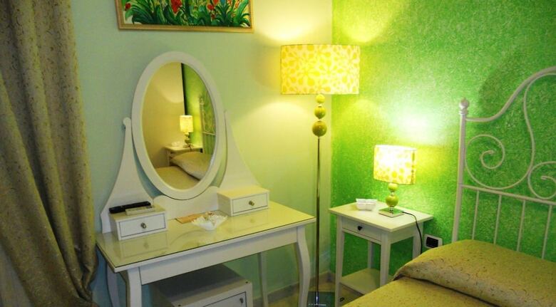 Hostal B&B Perla Di Corso Savoia