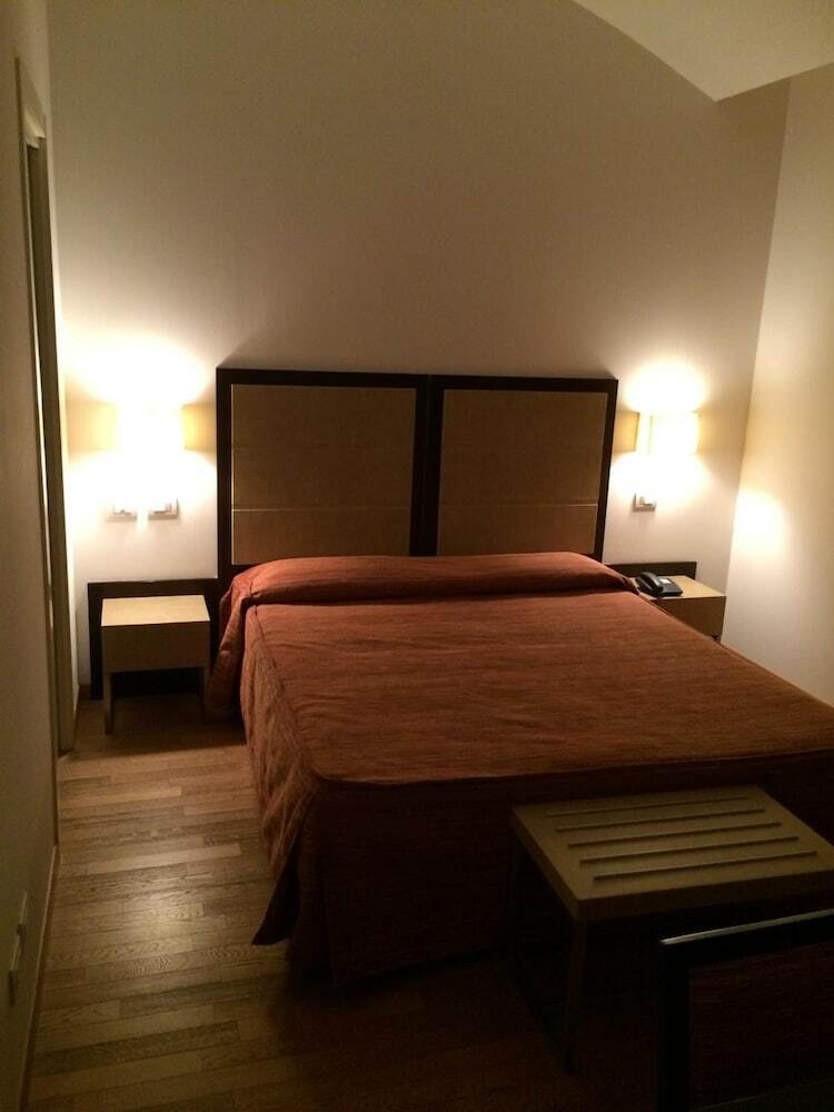 Hotel Joli