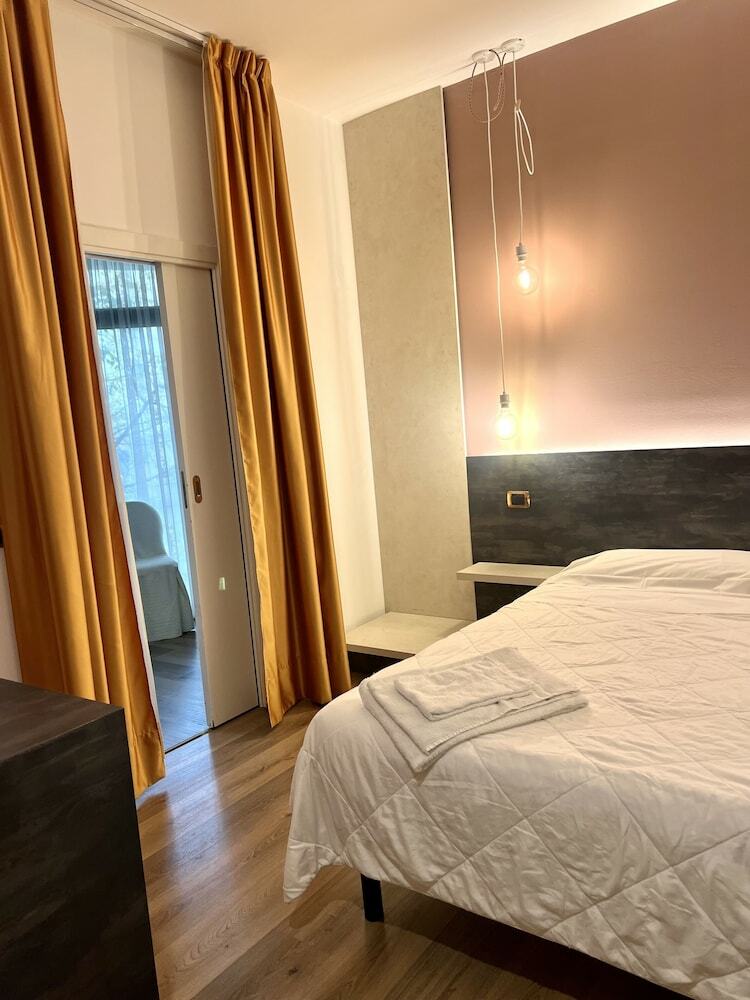 Hotel Joli
