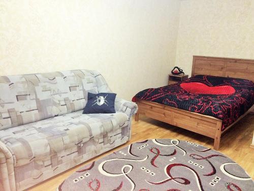 Apartment On Malysheva 84-5