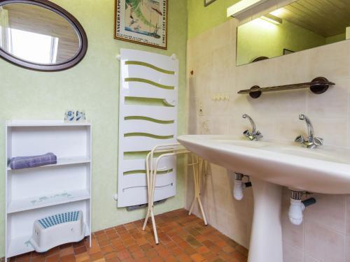 Maison De Vacances - Le Vieil Baug�