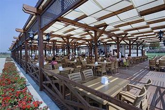 Hotel Euphoria Palm Beach Resort