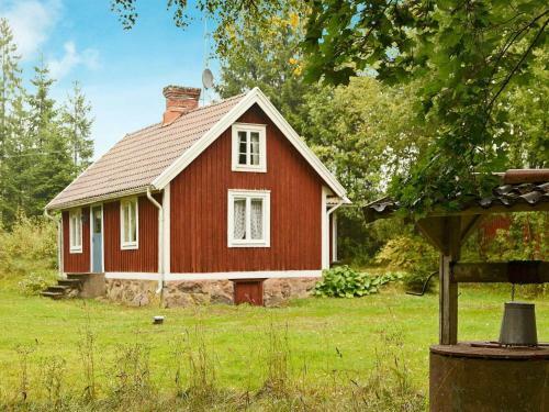 Two-bedroom Holiday Home In Vissefj�rda 1