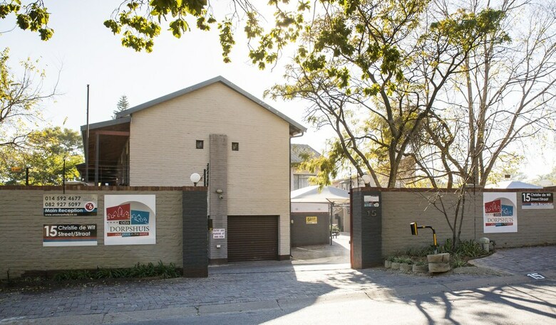 Hostal Ons Dorpshuis Guesthouse