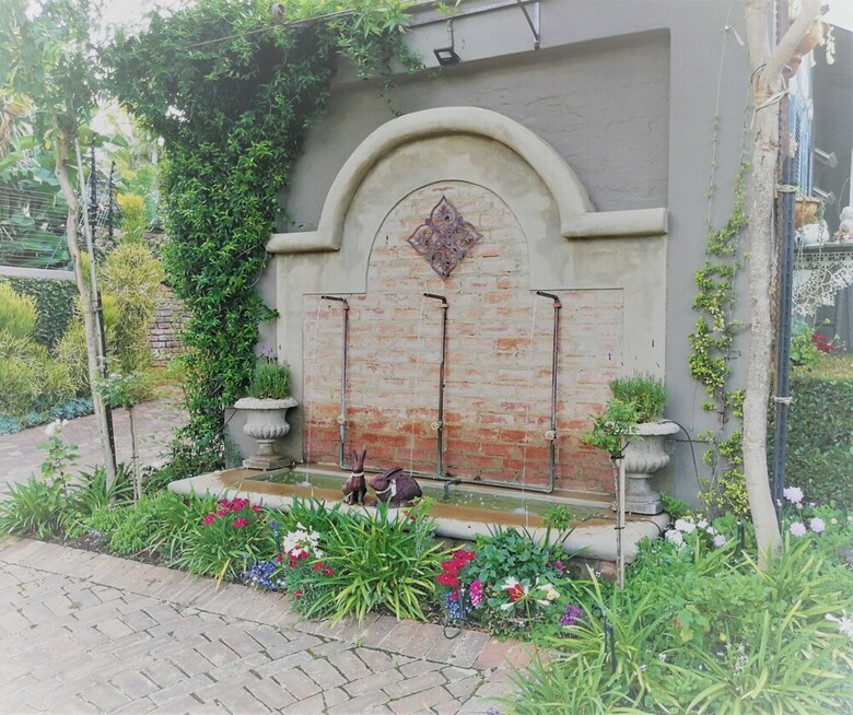 Hostal At 98 On Lynburn Guest House