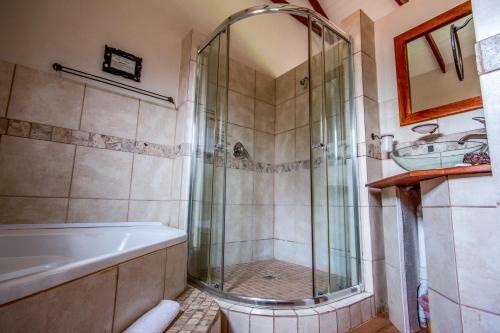 Hostal Classic Court B&B