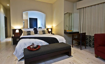 Lodge On The Lake & Wellness Spa