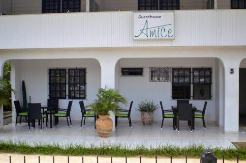 Hostal Guesthouse Amice