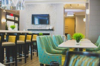 Hotel Hampton Inn & Suites By Hilton Bolton