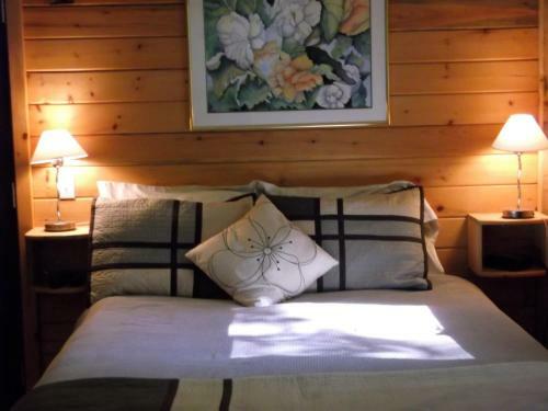 Lodge Across The Creek Cabins