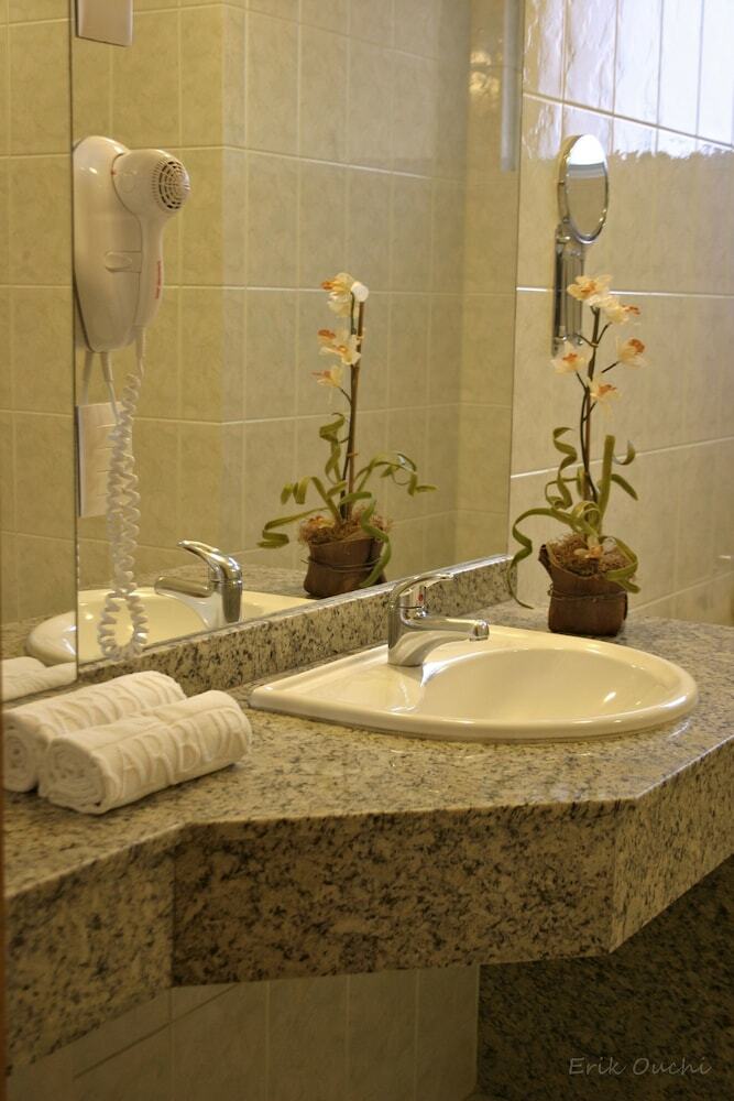 Barbur Plaza Hotel