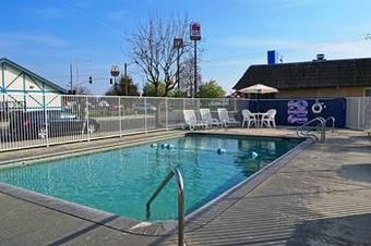Motel 6 Kingsburg