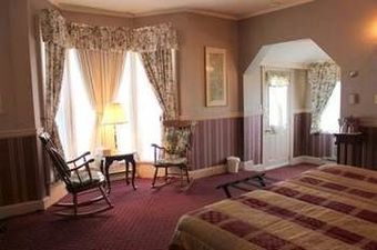 Posada Tara Manor Inn
