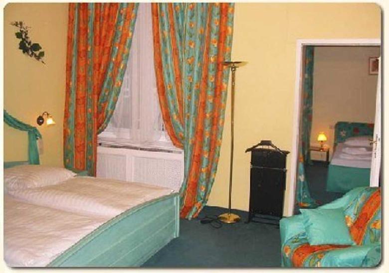 Hotel - Pension Savoy