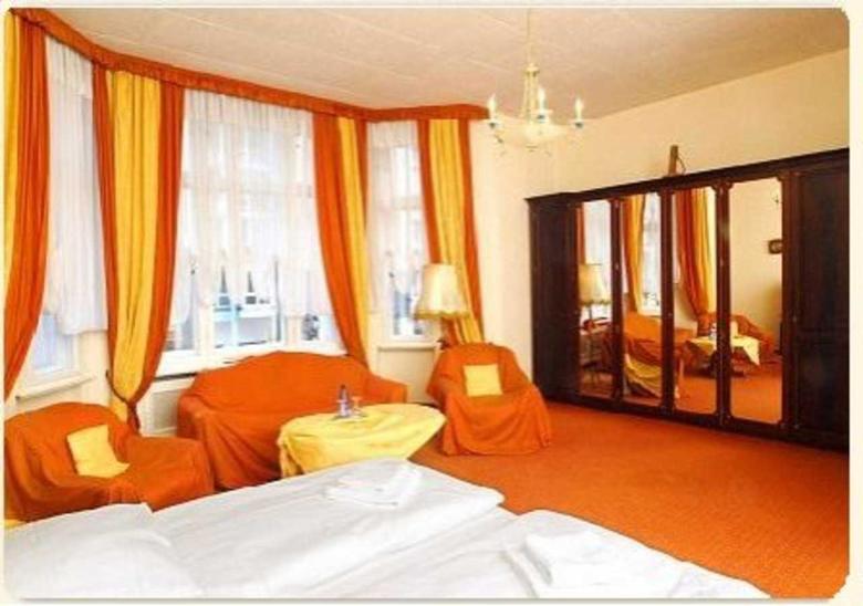 Hotel - Pension Savoy