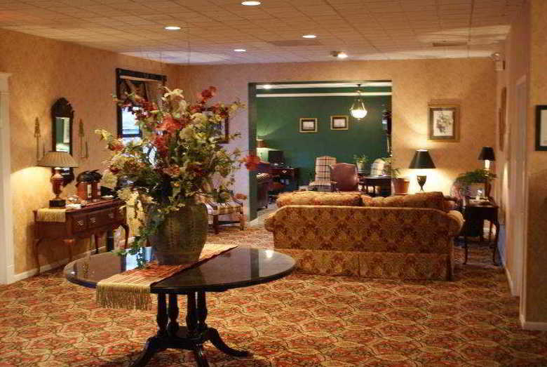 Clarion Hotel At Century House