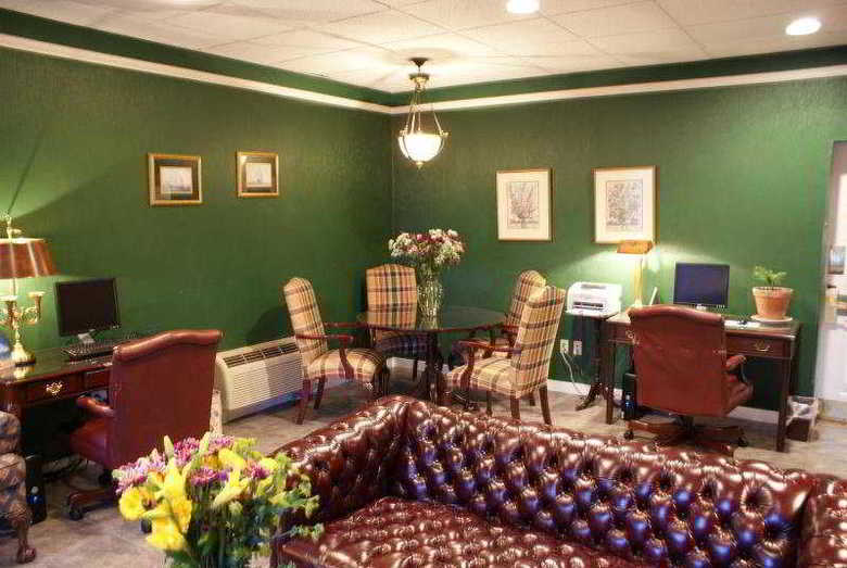 Clarion Hotel At Century House