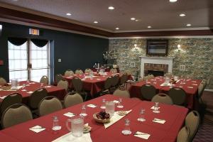 Clarion Hotel At Century House
