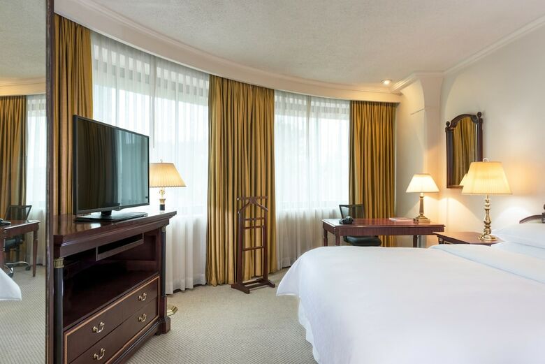Sheraton Ambassador Monterrey Hotel