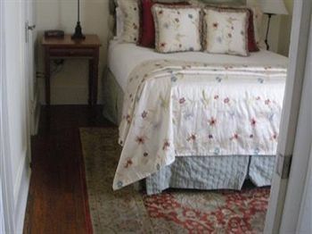 Bed & Breakfast The Kenwood Inn