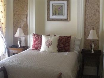 Bed & Breakfast The Kenwood Inn