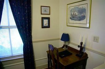 Bed & Breakfast The Kenwood Inn