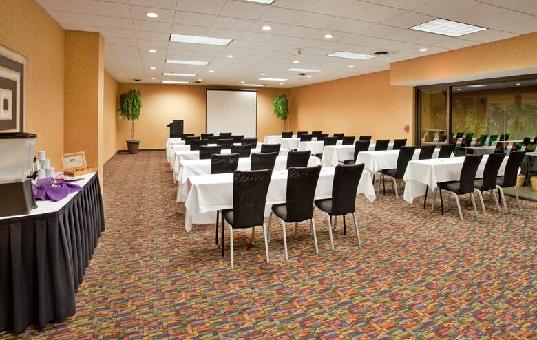 Hotel Holiday Inn Manhattan At The Campus