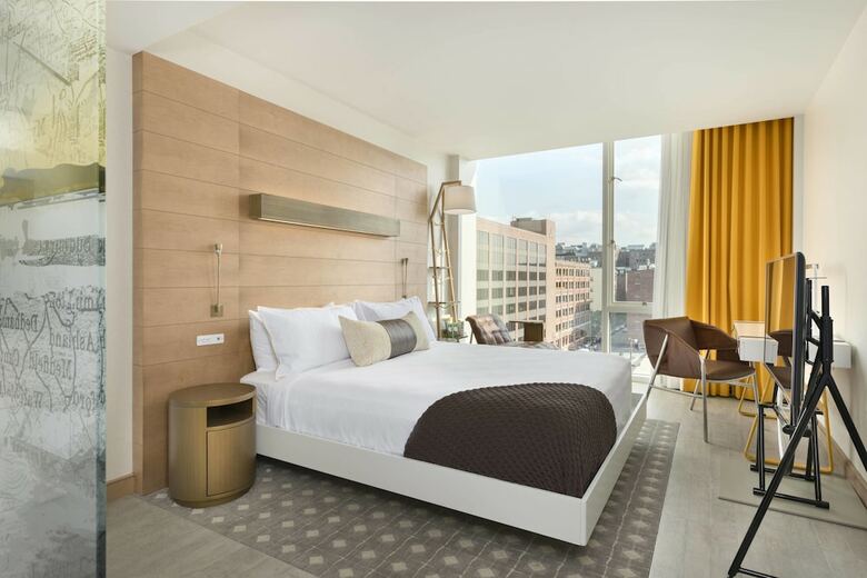 The Envoy Hotel, Autograph Collection