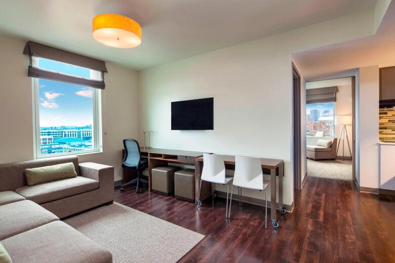 Hotel Element Boston Seaport