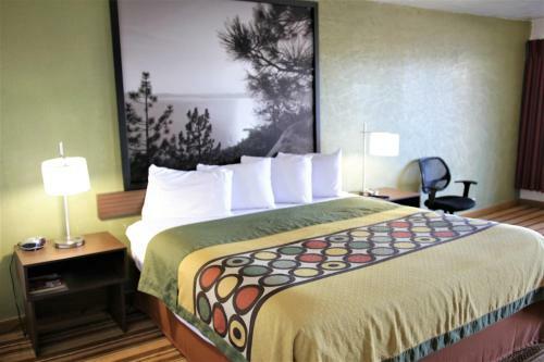 Hotel Super 8 By Wyndham Wells