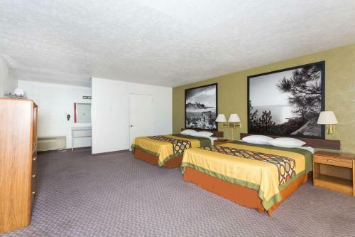 Hotel Super 8 By Wyndham Wells