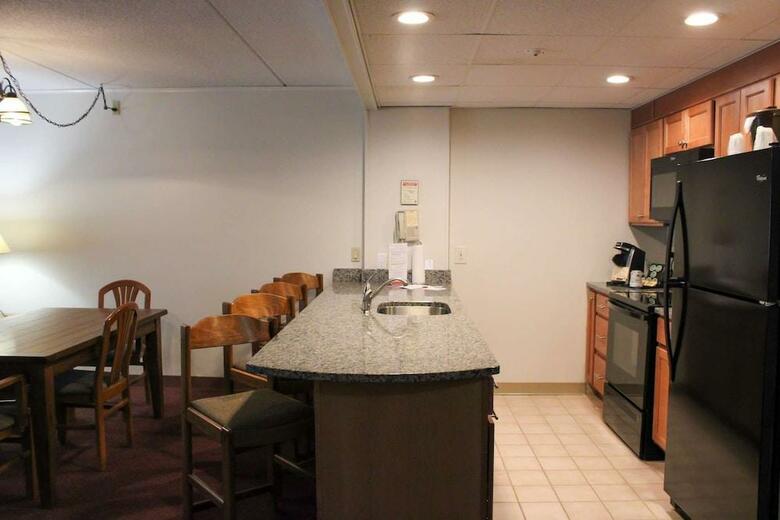 Hotel Fireside Inn & Suites Gilford