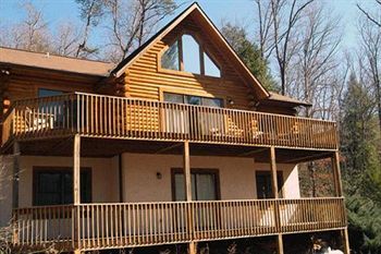 Hotel Rumbling Bald Resort