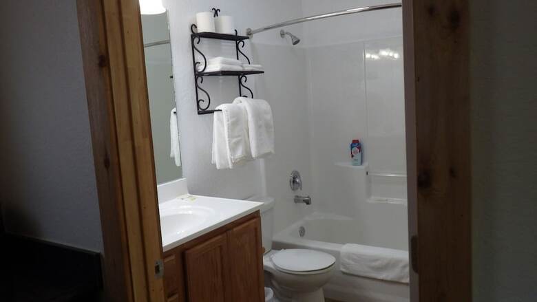 Hotel Brush Country Lodge