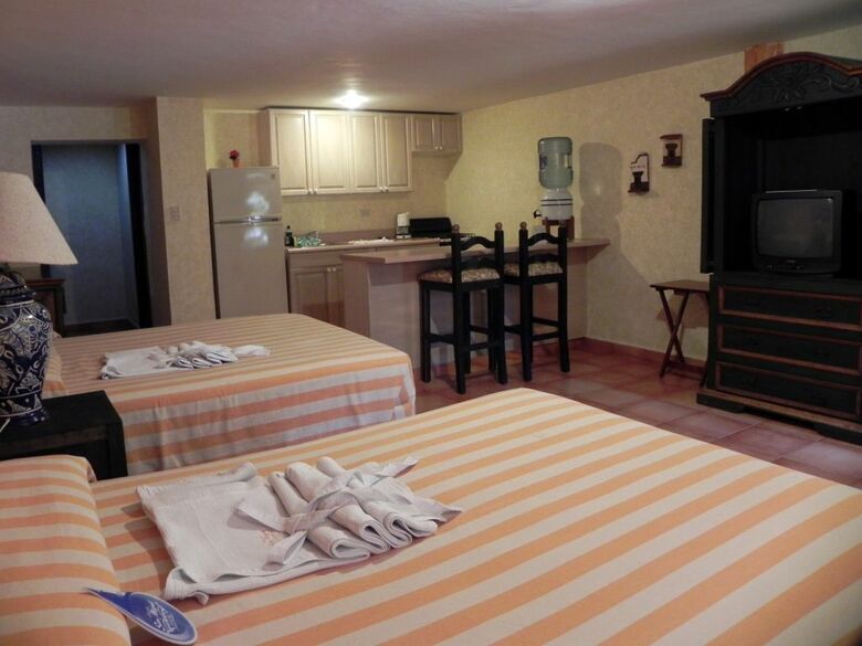 Hacienda San Miguel Hotel & Suites