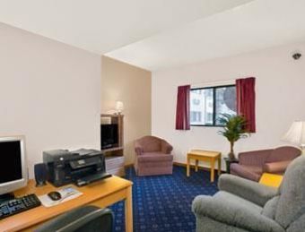 Hotel Super 8 Motel - Monroe