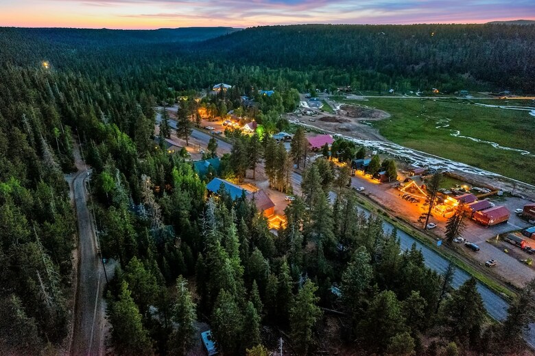 Lodge Duck Creek Village Inn