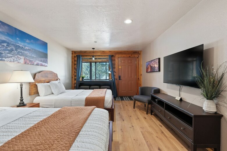 Lodge Duck Creek Village Inn