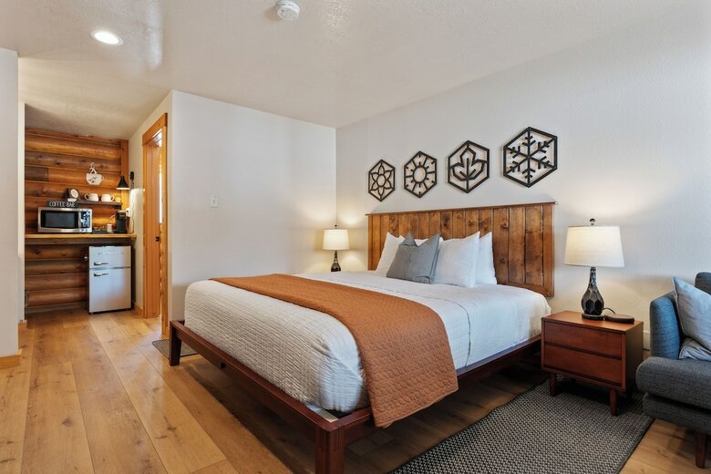 Lodge Duck Creek Village Inn