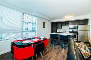 Aparthotel Ginosi Figaro Suites