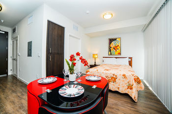 Aparthotel Ginosi Figaro Suites