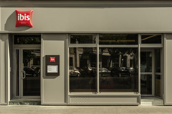 Hotel Ibis Paris Avenue De La Republique