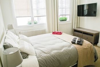 Apartments - Into Paris